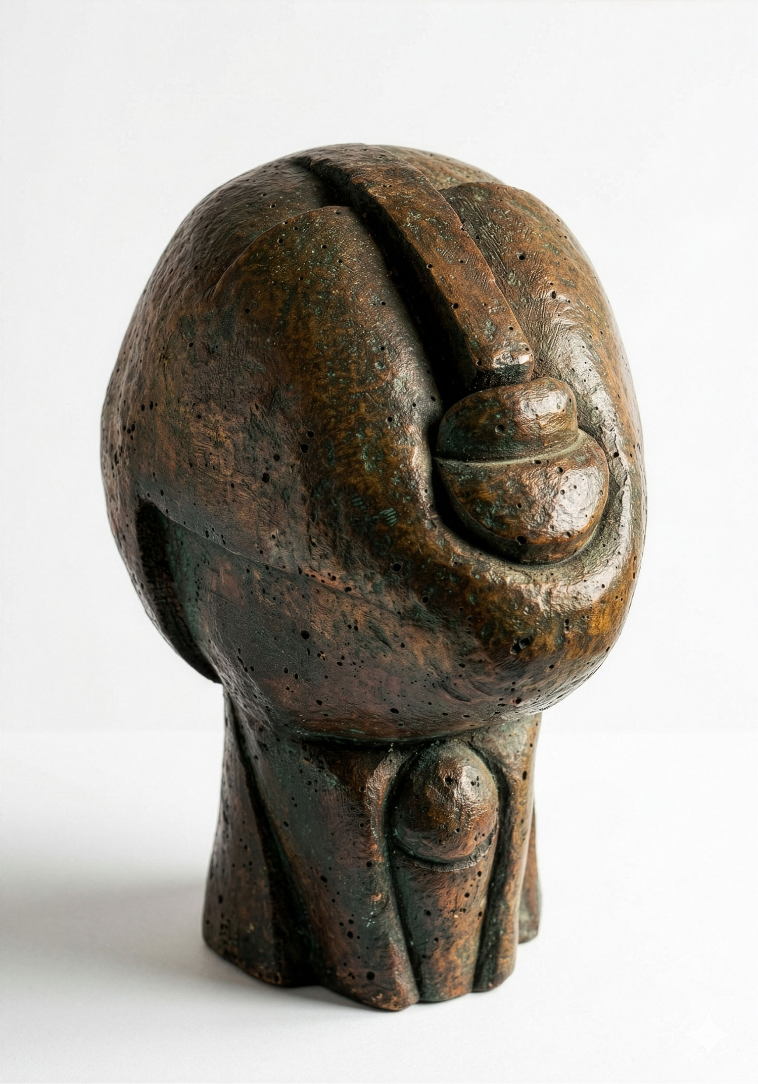 Ezrom Legae – Tilted head